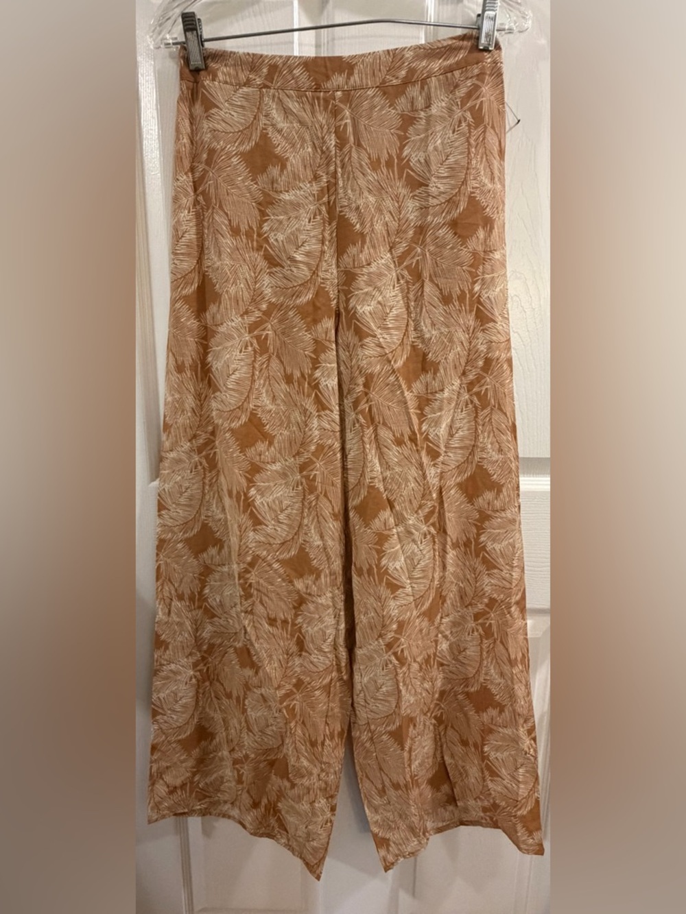 Sweet Rain Camel and Cream Feather-Print Pants NWOT